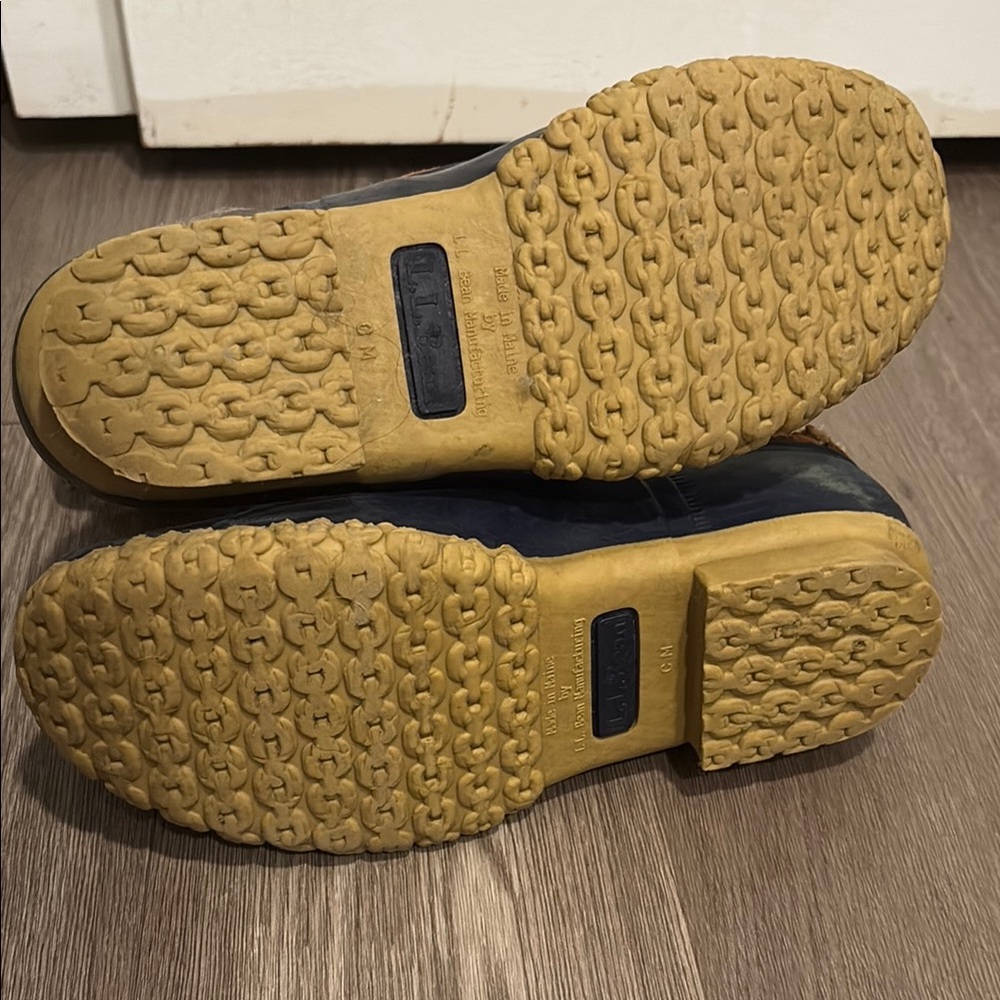 SOLD Women's Tan and Blue Duck Boots - Picture 6 of 8